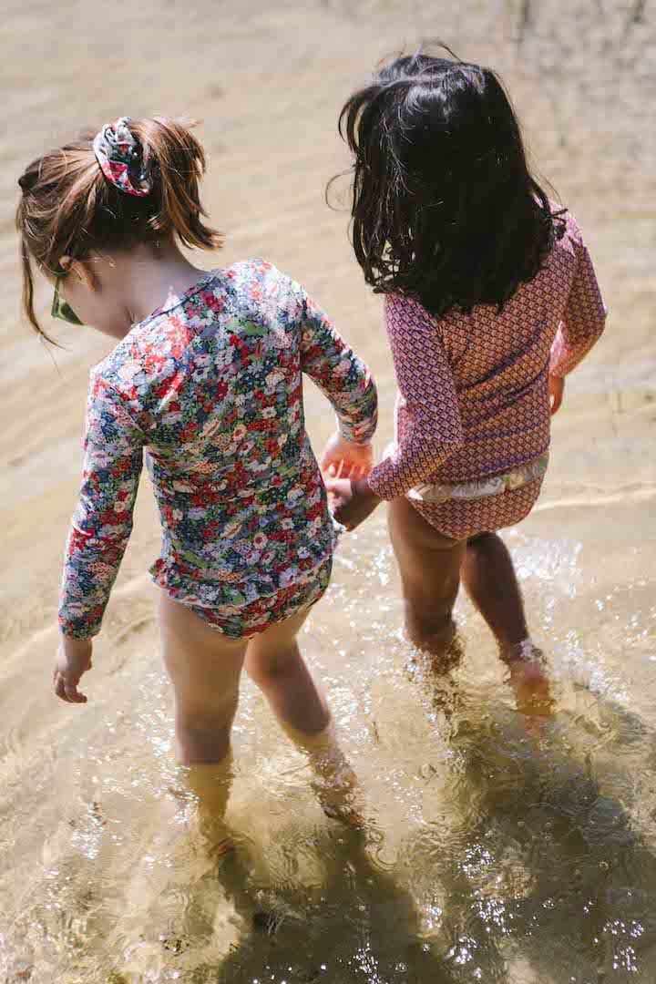 découvrez Confetti le tee-shirt anti-UV UPF50+ des petites et grandes filles en tissu recyclé écoresponsable