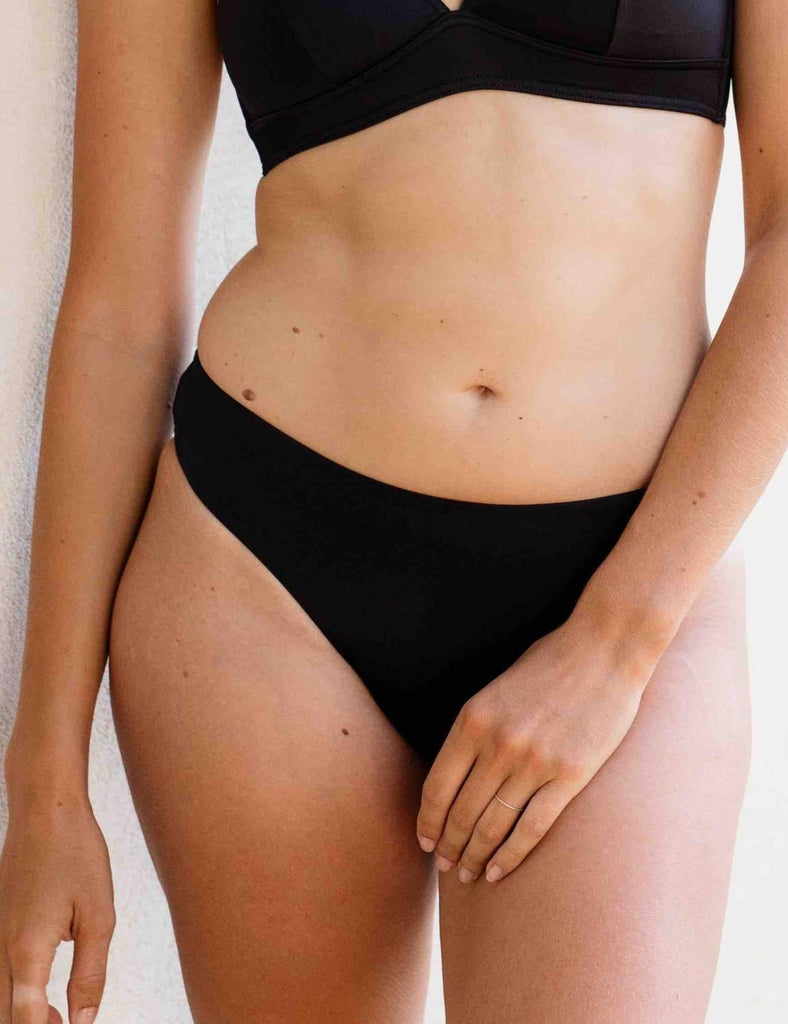 CULOTTE DE BAIN LEBLON NOIR - Les UltraViolettes - Maillots de bain & vêtements anti-UV UPF50+ éthiques et responsables pour toute la famille