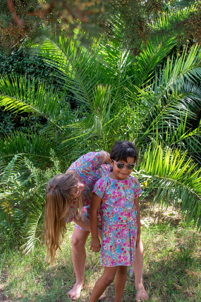 robe de plage enfant fille anti-UV UPF50+ écoresponsable en tissu recyclé mini guincho liberty garden Les UltraViolettes