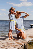 robe de plage enfant fille anti-UV UPF50+ écoresponsable en tissu recyclé mini guincho summer in Biarritz Les UltraViolettes