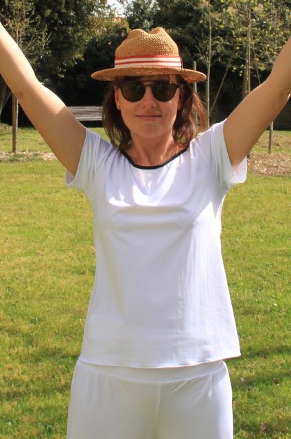Tee-shirt anti-UV femme manches courtes Papeete blanc – Les UltraViolettes  - Maillots de bain & vêtements anti-UV UPF50+ éthiques et responsables pour  toute la famille